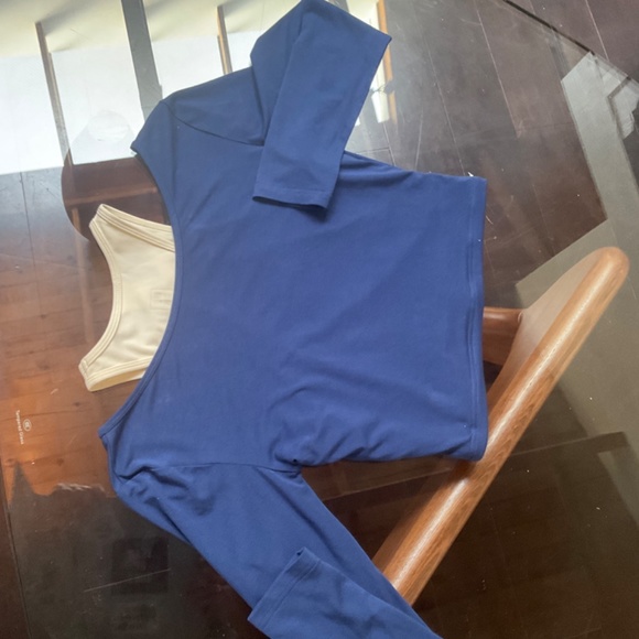 Lune active top .. worn once perfect condition build in tank ..light support - Picture 3 of 3